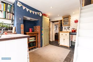 Kitchen- click for photo gallery